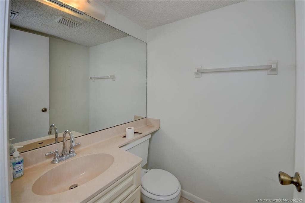 71 Southeast Beech Tree Lane Stuart, FL 34994 - Photo 8 of 41
