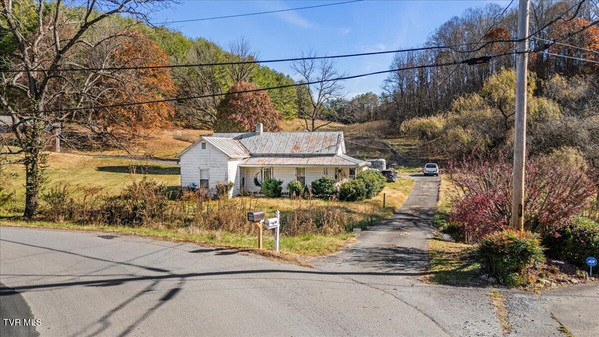 118 Rocky Branch Road, Unit 2 Elizabethton, TN 37643 - Photo 1 of 16 04-DJI_20251114111209_0829_D