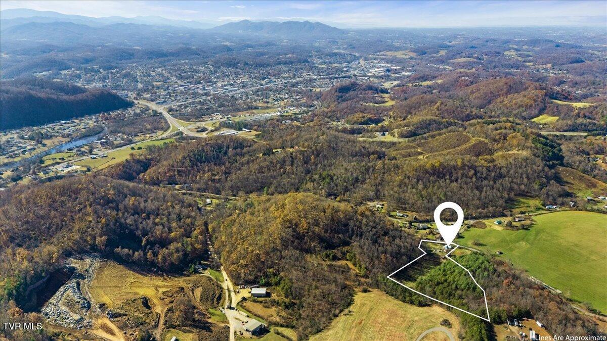 118 Rocky Branch Road, Unit 2 Elizabethton, TN 37643 - Photo 14 of 16 14-DJI_20251114111705_0850_D.JPG