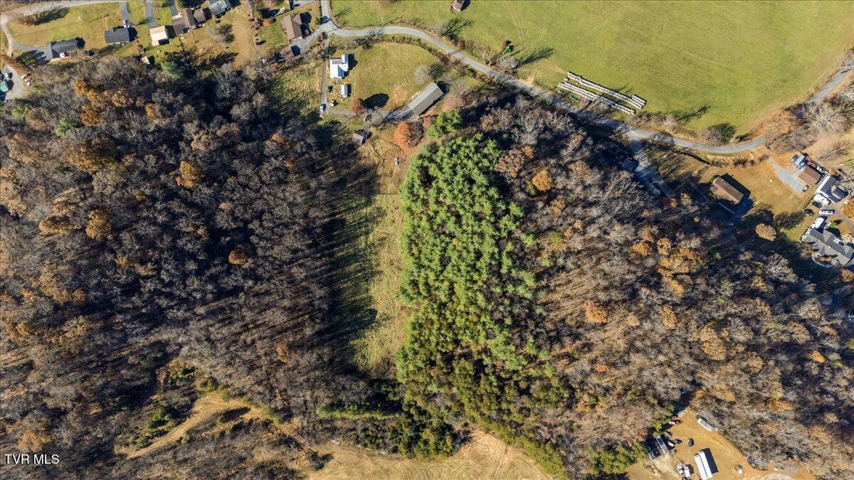 118 Rocky Branch Road, Unit 2 Elizabethton, TN 37643 - Photo 10 of 16 11-DJI_20251114111600_0847_D