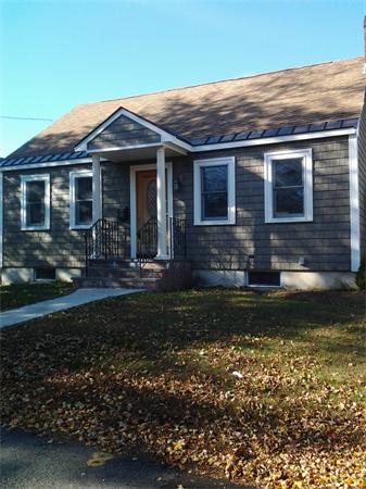 95 Westwood Road Stoneham, MA 02180 - Photo 1 of 20 Gallery Image 1