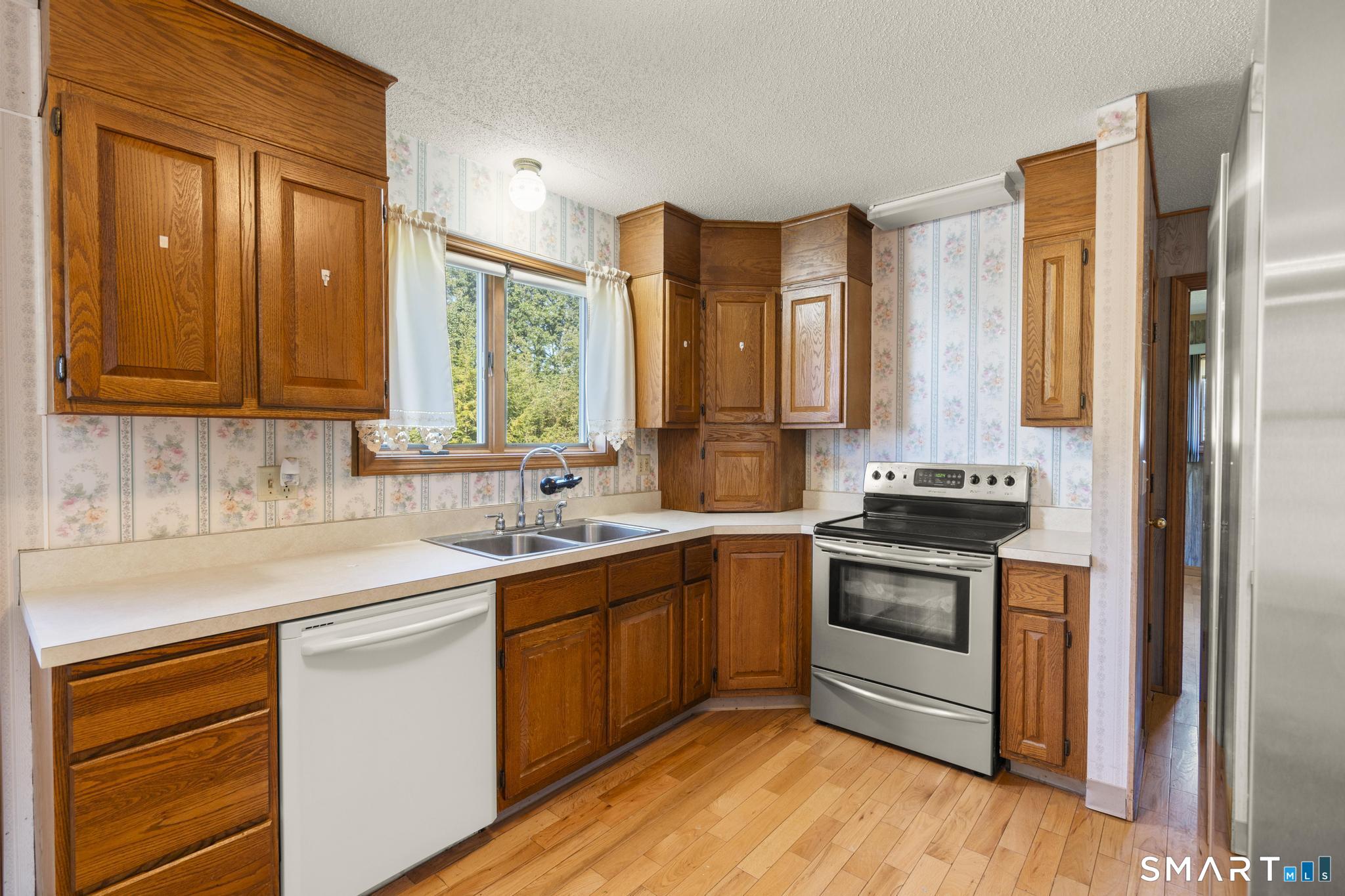 75 Allston Road Newington, CT 06111 - Photo 13 of 33 Gallery Image 13