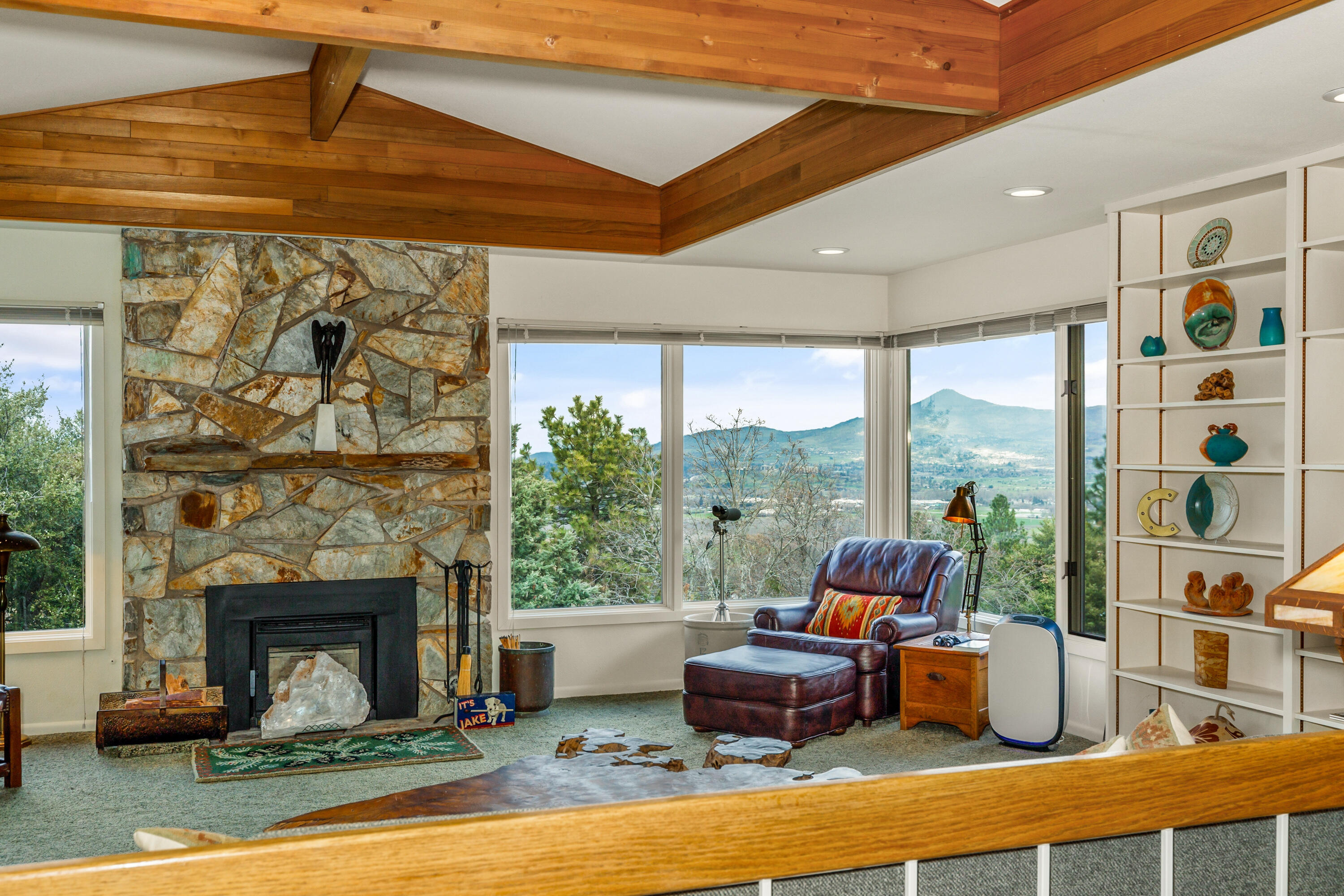 4025 Pioneer Road Medford, OR 97501 - Photo 15 of 56 ApxPR(28)