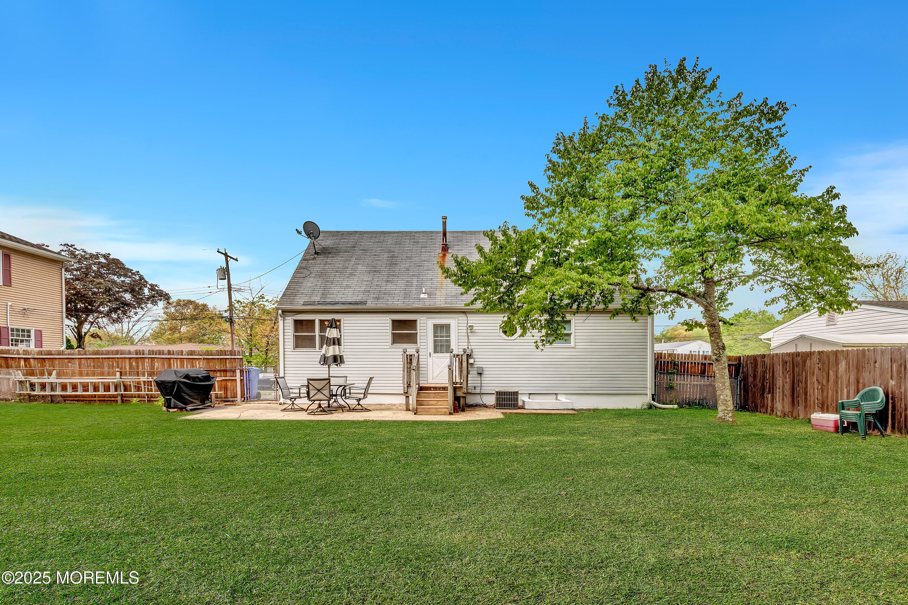 957 Harrison Road Toms River, NJ 08753 - Photo 2 of 40 029