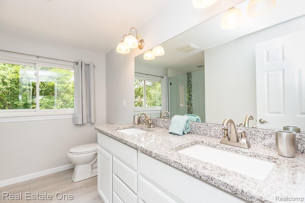 2420 Kimberly Fair Street Rochester Hills, MI 48309 - Photo 19 of 28