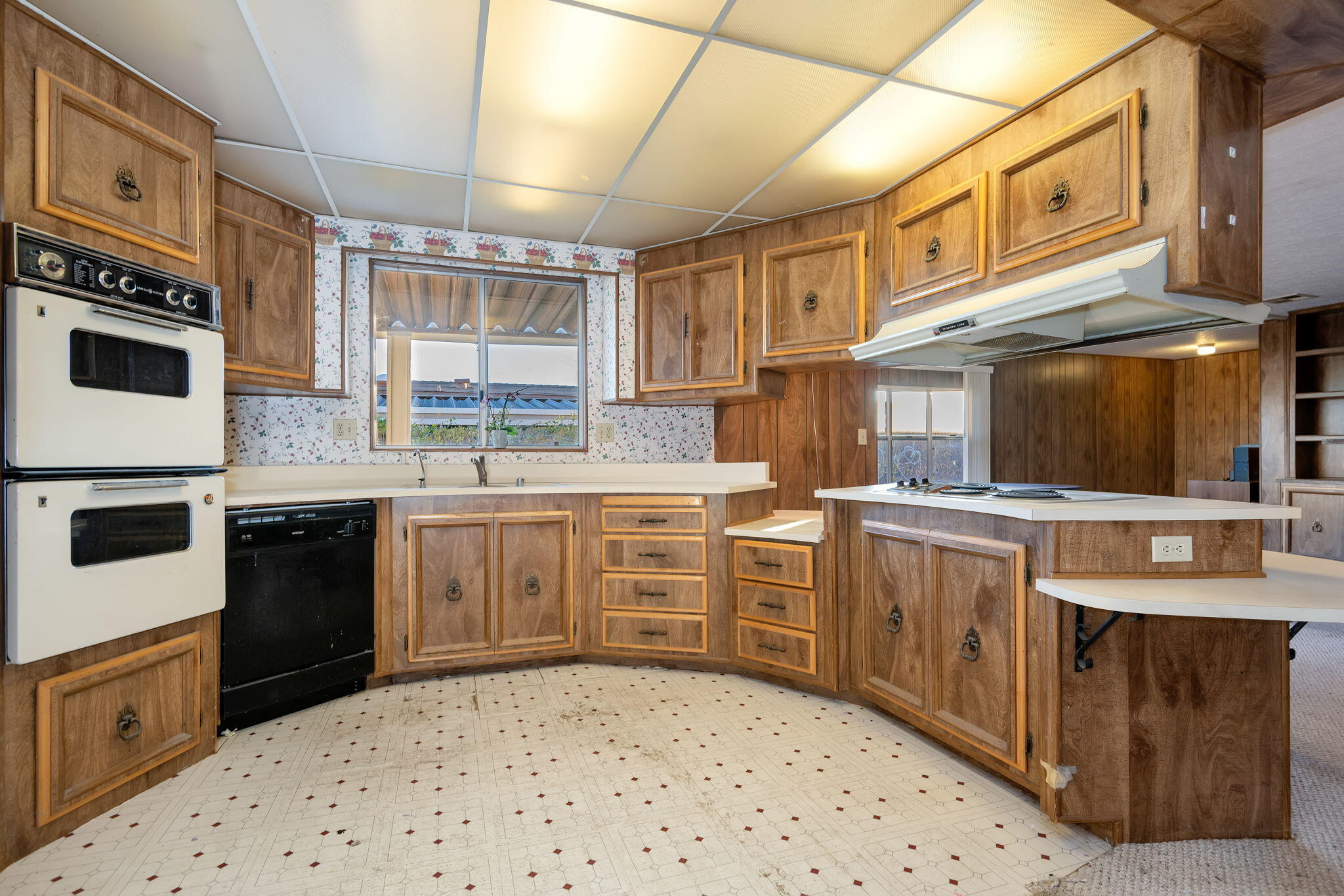 340 Old Mill Road, Unit 248 Santa Barbara, CA 93110 - Photo 6 of 12 13 - Kitchen