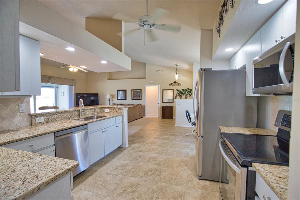 171 Medalist Road Rotonda West, FL 33947 - Photo 19 of 40