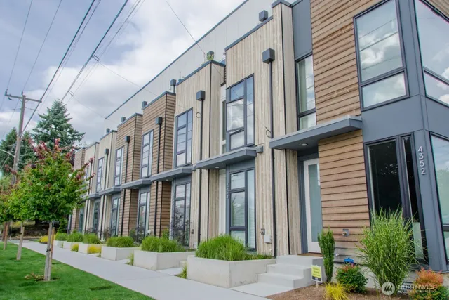 $3,150 | 4358 6th Avenue Northwest, Seattle, WA 98107