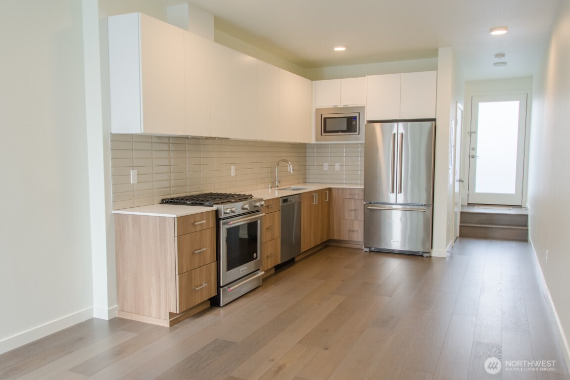 4358 6th Avenue Northwest Seattle, WA 98107 - Photo 3 of 16