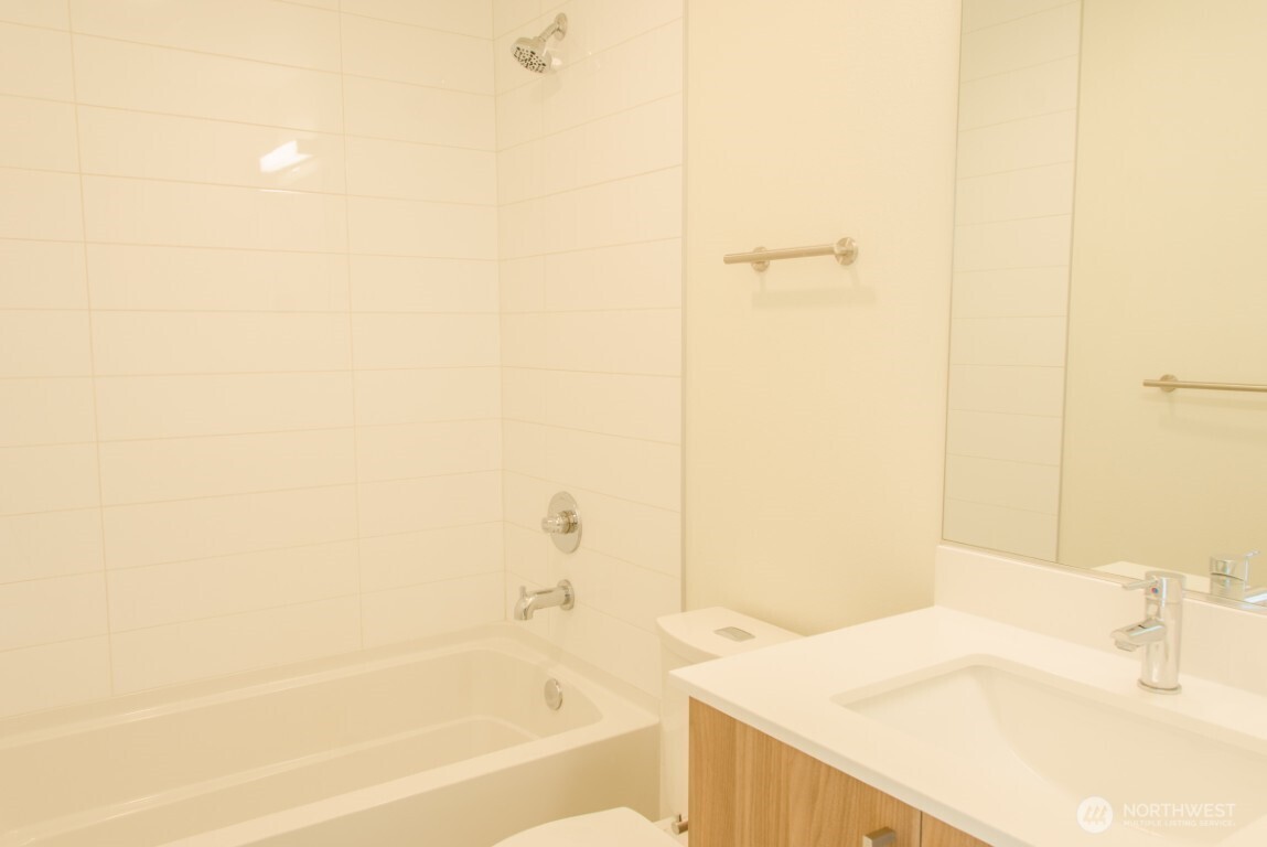 4358 6th Avenue Northwest Seattle, WA 98107 - Photo 10 of 16