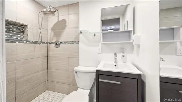 $739,000 | 3337 Gunther Avenue | Baychester