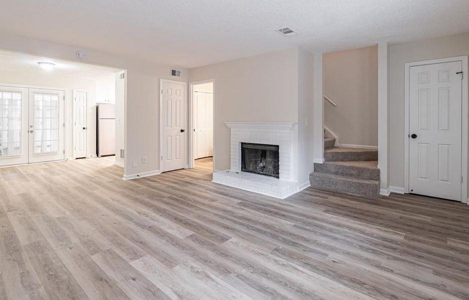 1050 Holcomb Bridge Road Roswell, GA 30076 - Photo 4 of 15 Gallery Image 4