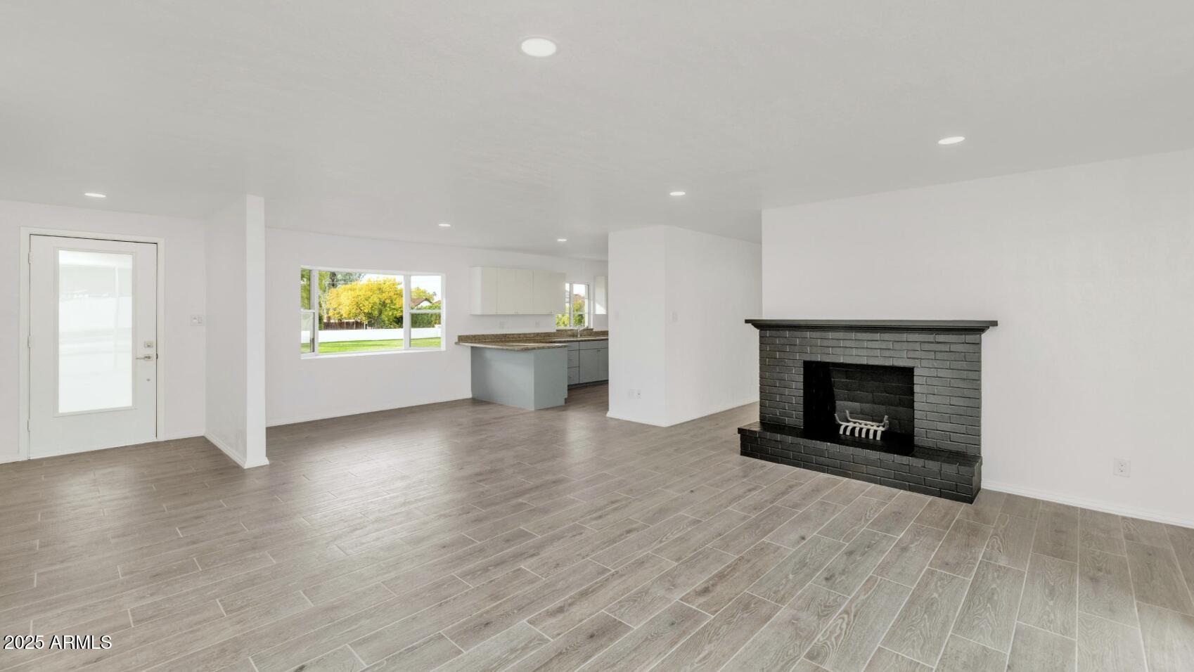 5530 East Exeter Boulevard Phoenix, AZ 85018 - Photo 2 of 16 Main Living