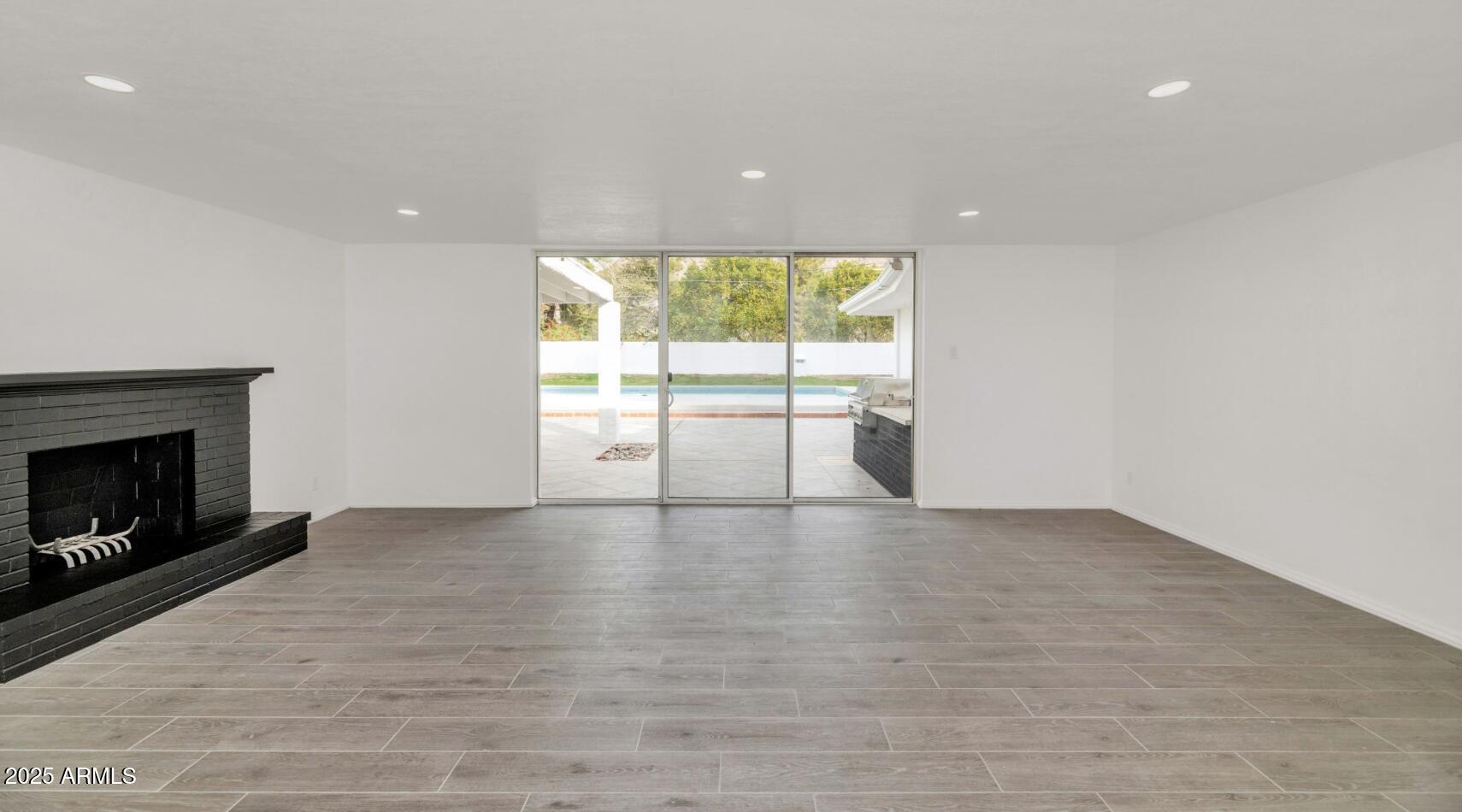 5530 East Exeter Boulevard Phoenix, AZ 85018 - Photo 3 of 16 M living pool