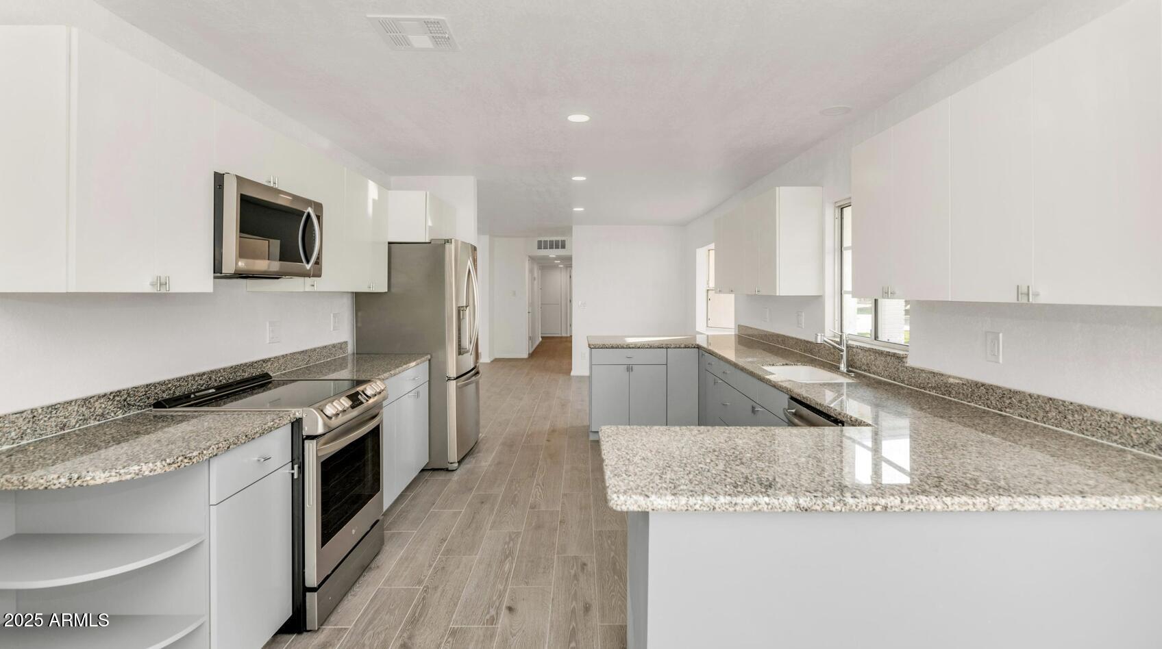 5530 East Exeter Boulevard Phoenix, AZ 85018 - Photo 5 of 16 Kitchen 1