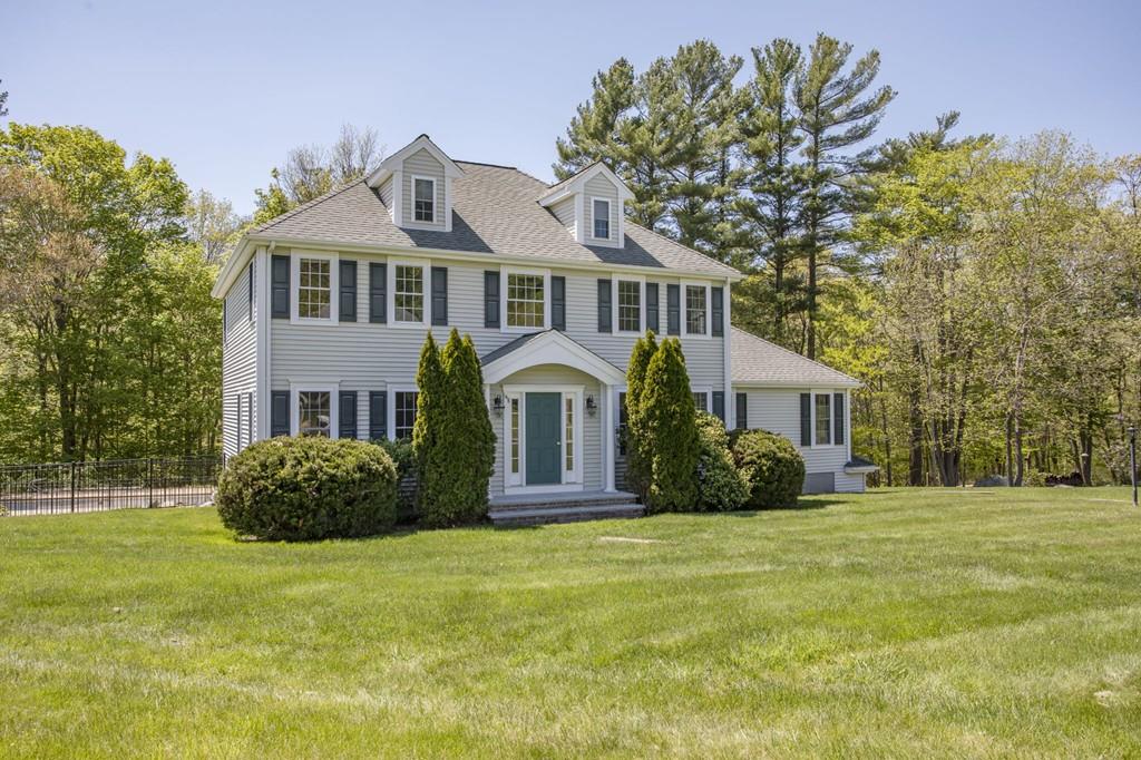 148 Buck Knoll Road Raynham, MA 02767 - Photo 2 of 42 Gallery Image 2