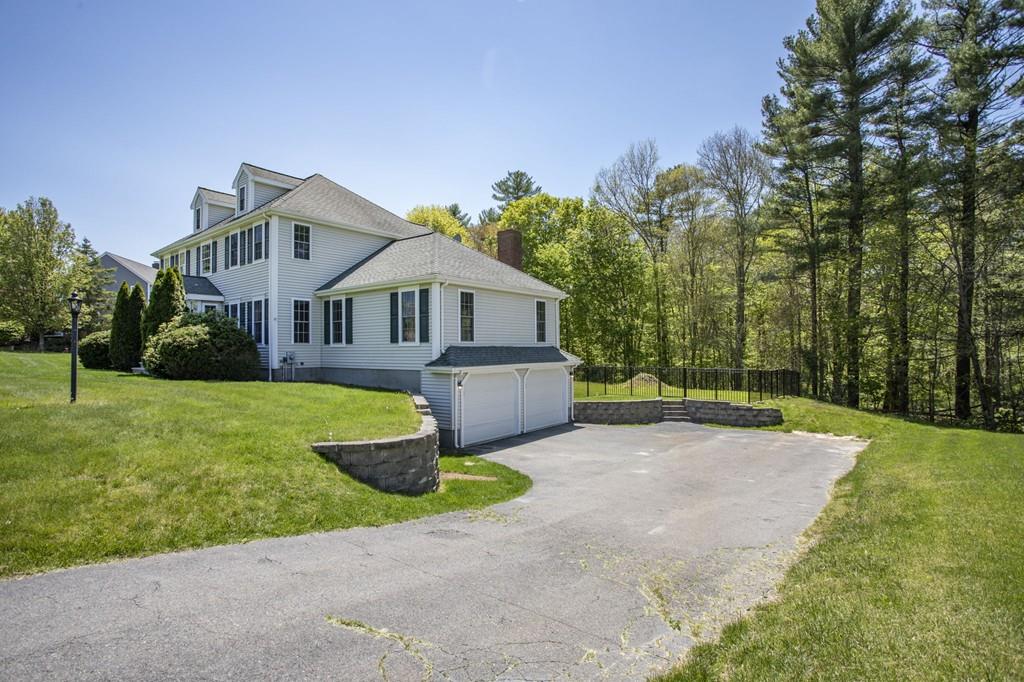 148 Buck Knoll Road Raynham, MA 02767 - Photo 3 of 42 Gallery Image 3