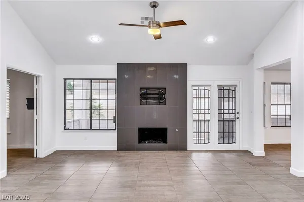$2,950 | 211 Garfield Drive, Henderson, NV 89074