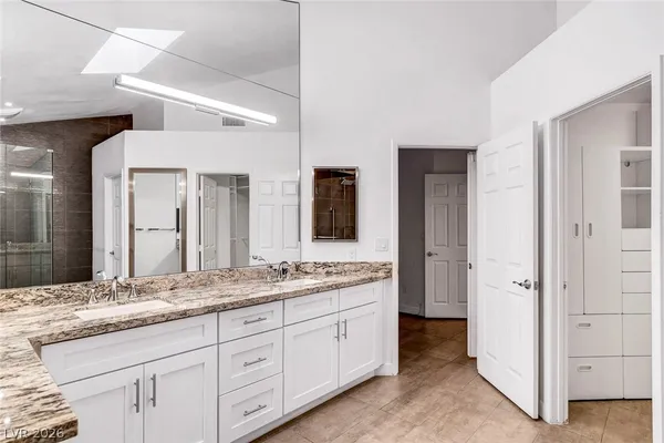 $2,950 | 211 Garfield Drive, Henderson, NV 89074
