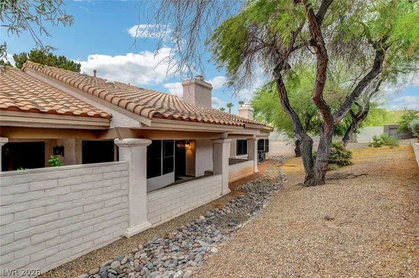 $2,950 | 211 Garfield Drive, Henderson, NV 89074