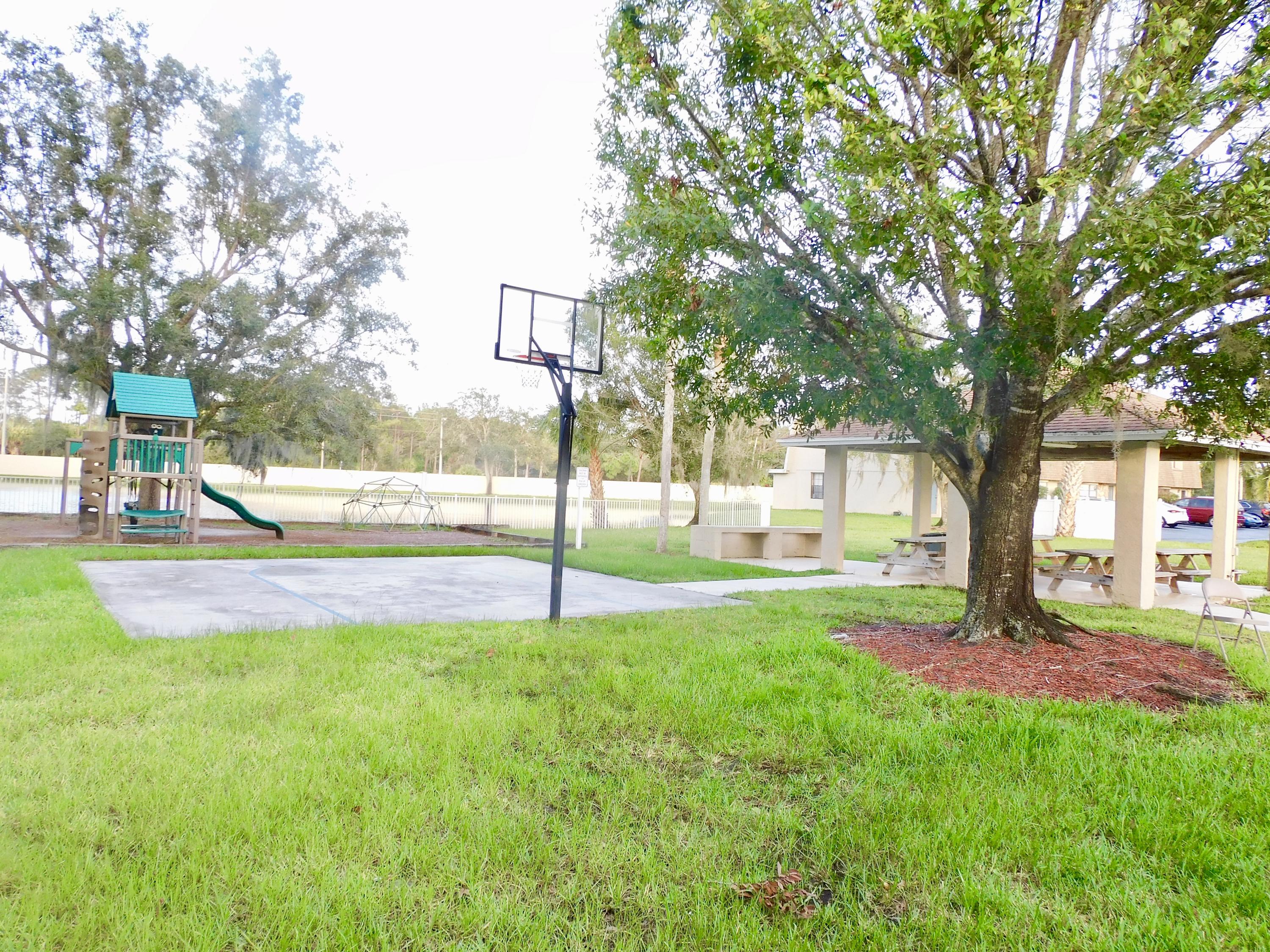 79 Southwest Blackburn Terrace, Unit 4 Stuart, FL 34997 - Photo 36 of 40 Basketball