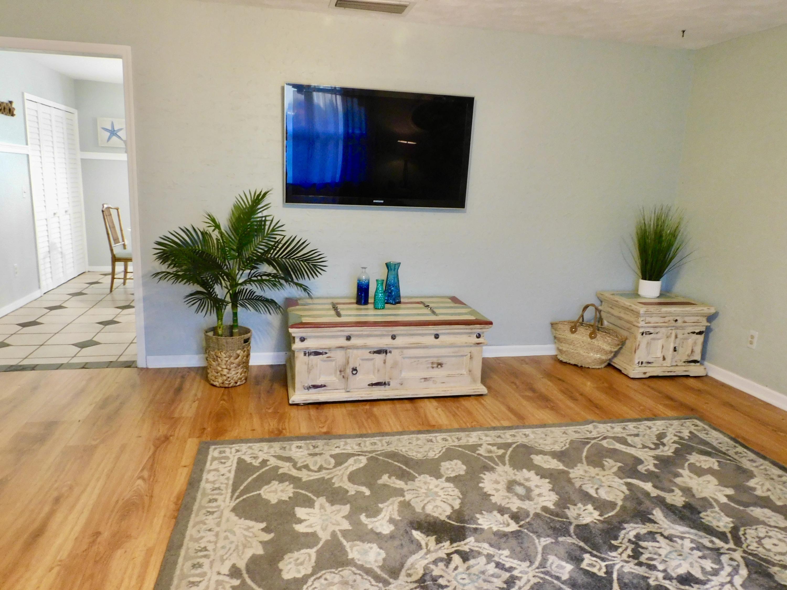 79 Southwest Blackburn Terrace, Unit 4 Stuart, FL 34997 - Photo 5 of 40 Family Room