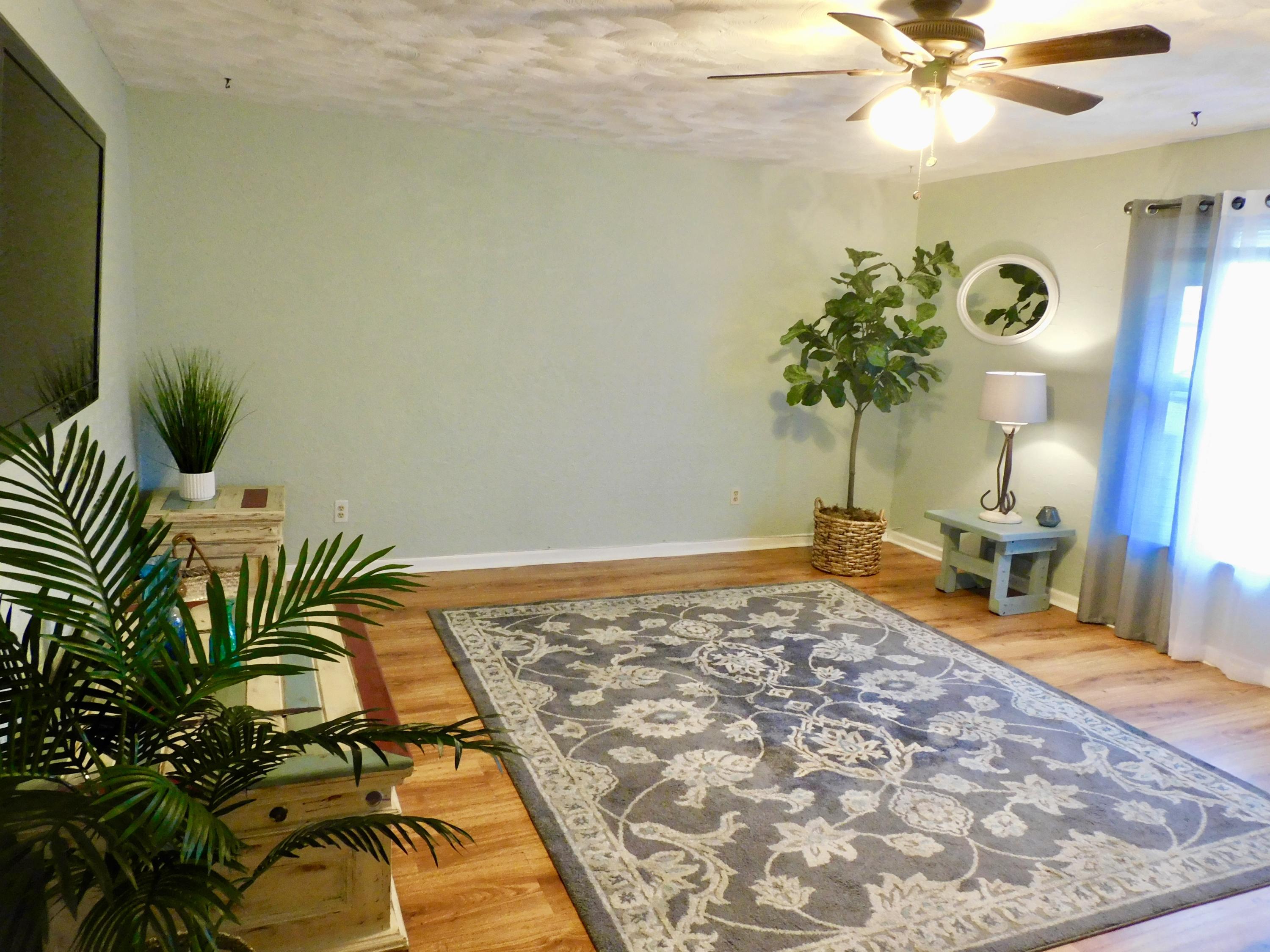 79 Southwest Blackburn Terrace, Unit 4 Stuart, FL 34997 - Photo 6 of 40 Large Family Room