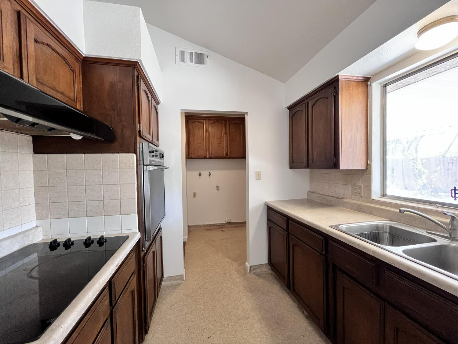5337 West Richert Avenue Fresno, CA 93722 - Photo 13 of 15