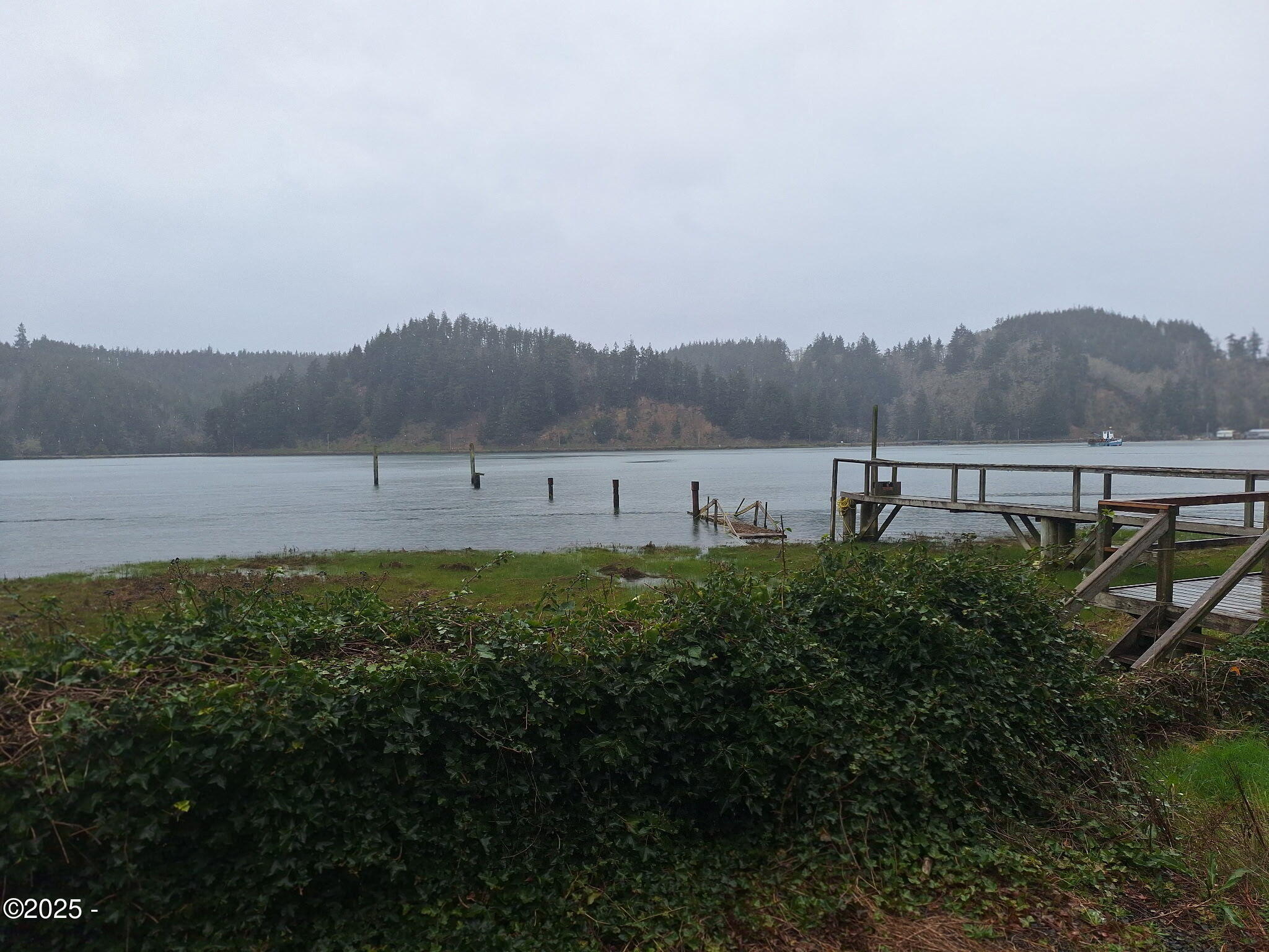 5826 South Bay Road Toledo, OR 97391 - Photo 18 of 18 River
