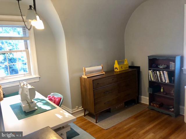 12 Windsor Circle Springfield, PA 19064 - Photo 24 of 28 a room with furniture and window