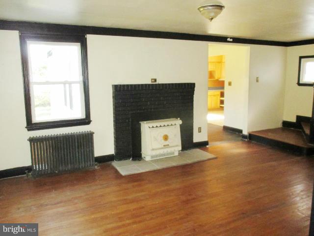 6934 Montgomery Road Elkridge, MD 21075 - Photo 3 of 15 Living Room