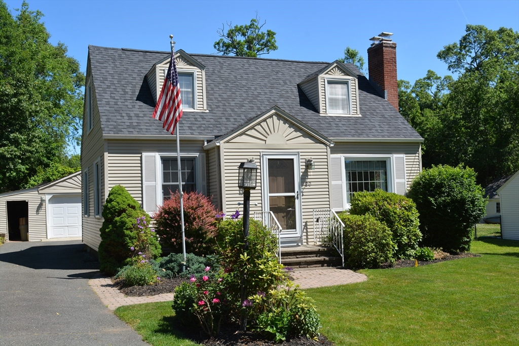 20 Exeter Street West Springfield, MA 01089 - Photo 3 of 42
