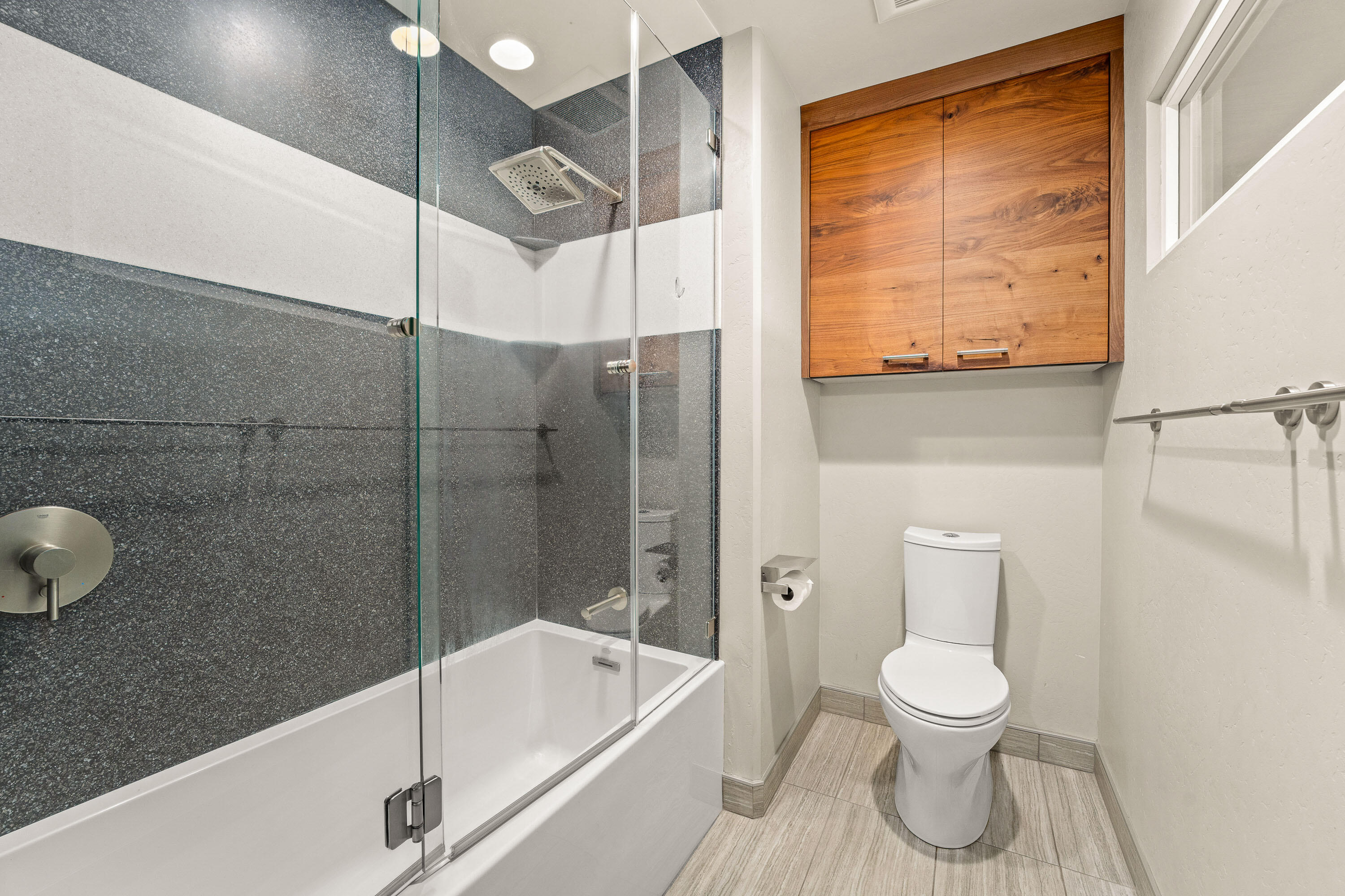 182 Wards Creek Road Rogue River, OR 97537 - Photo 40 of 80 a bathroom with a toilet and a shower