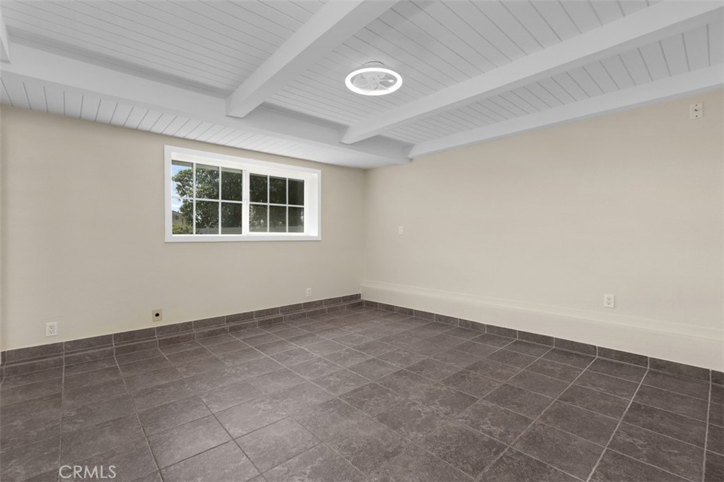 35768 Rice Canyon Road Fallbrook, CA 92028 - Photo 17 of 39 an empty room with windows
