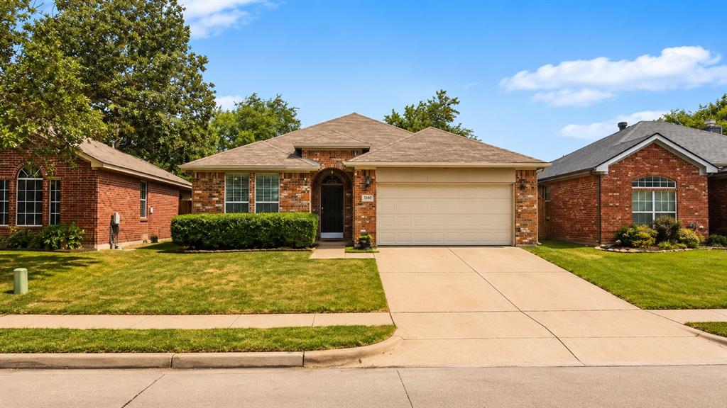 13521 Ponderosa Ranch Road Fort Worth, TX 76262 - Photo 1 of 19 Front of house