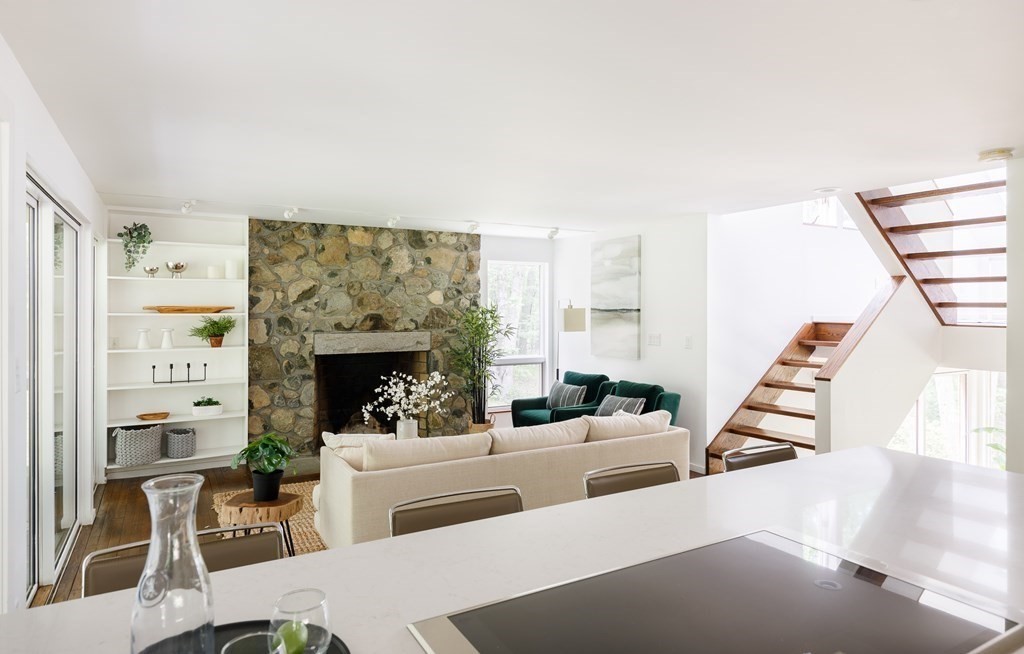 8 Hawk Hill Road Lincoln, MA 01773 - Photo 11 of 33