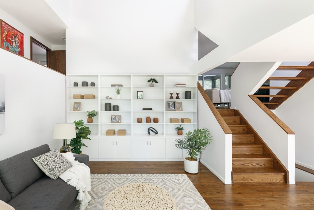 8 Hawk Hill Road Lincoln, MA 01773 - Photo 13 of 33