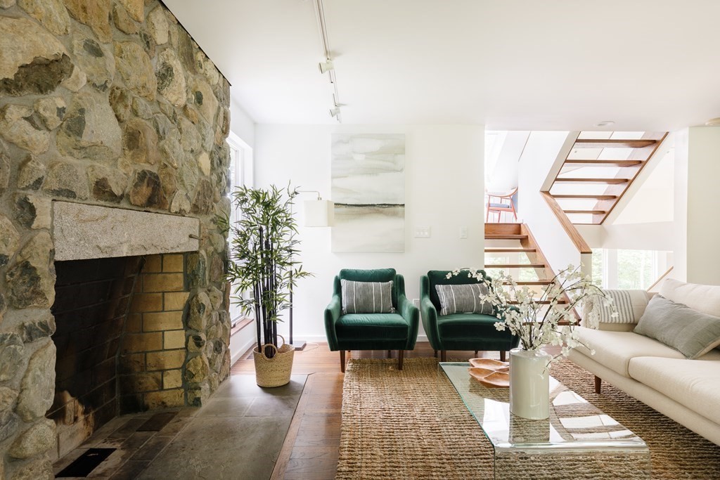 8 Hawk Hill Road Lincoln, MA 01773 - Photo 16 of 33