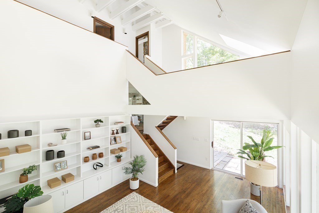 8 Hawk Hill Road Lincoln, MA 01773 - Photo 3 of 33