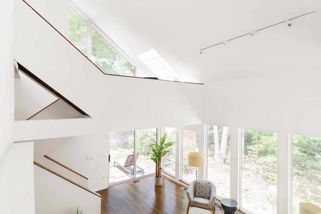 8 Hawk Hill Road Lincoln, MA 01773 - Photo 6 of 33