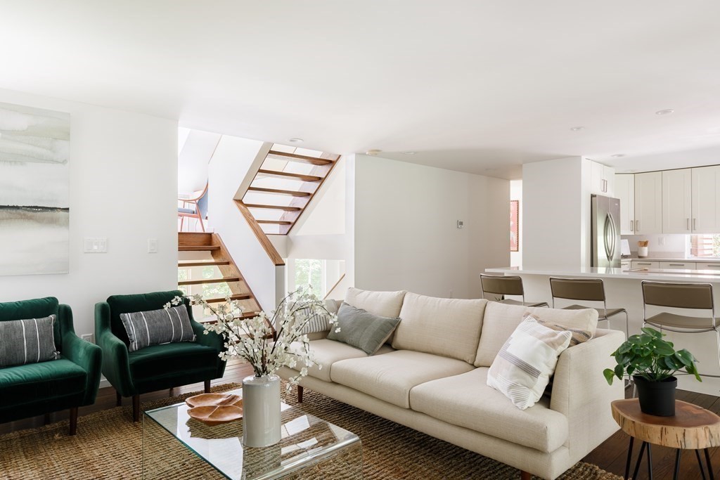 8 Hawk Hill Road Lincoln, MA 01773 - Photo 8 of 33