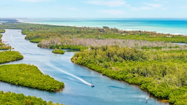$2,500,000 | 11765 Southeast Laurel Lane, Hobe Sound, FL 33455