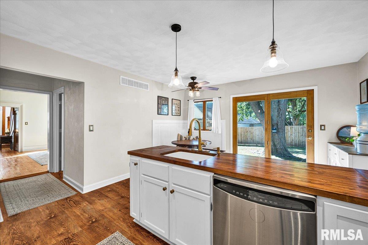 801 West 3rd Street Delavan, IL 61734 - Photo 15 of 45