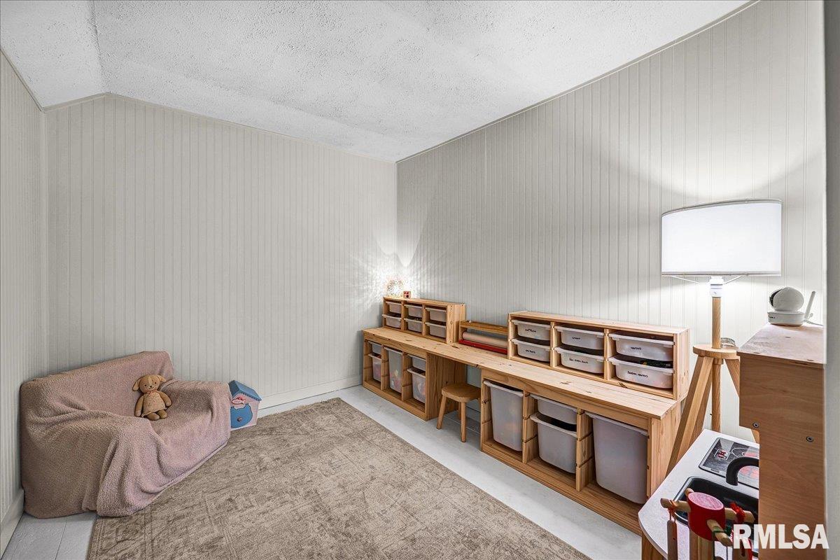 801 West 3rd Street Delavan, IL 61734 - Photo 23 of 45