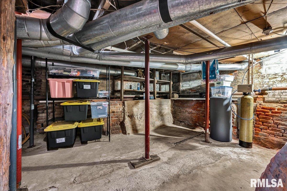 801 West 3rd Street Delavan, IL 61734 - Photo 26 of 45