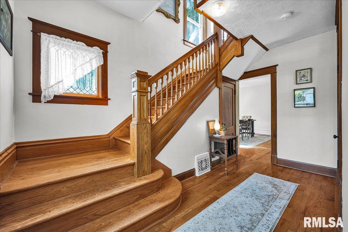 801 West 3rd Street Delavan, IL 61734 - Photo 3 of 45