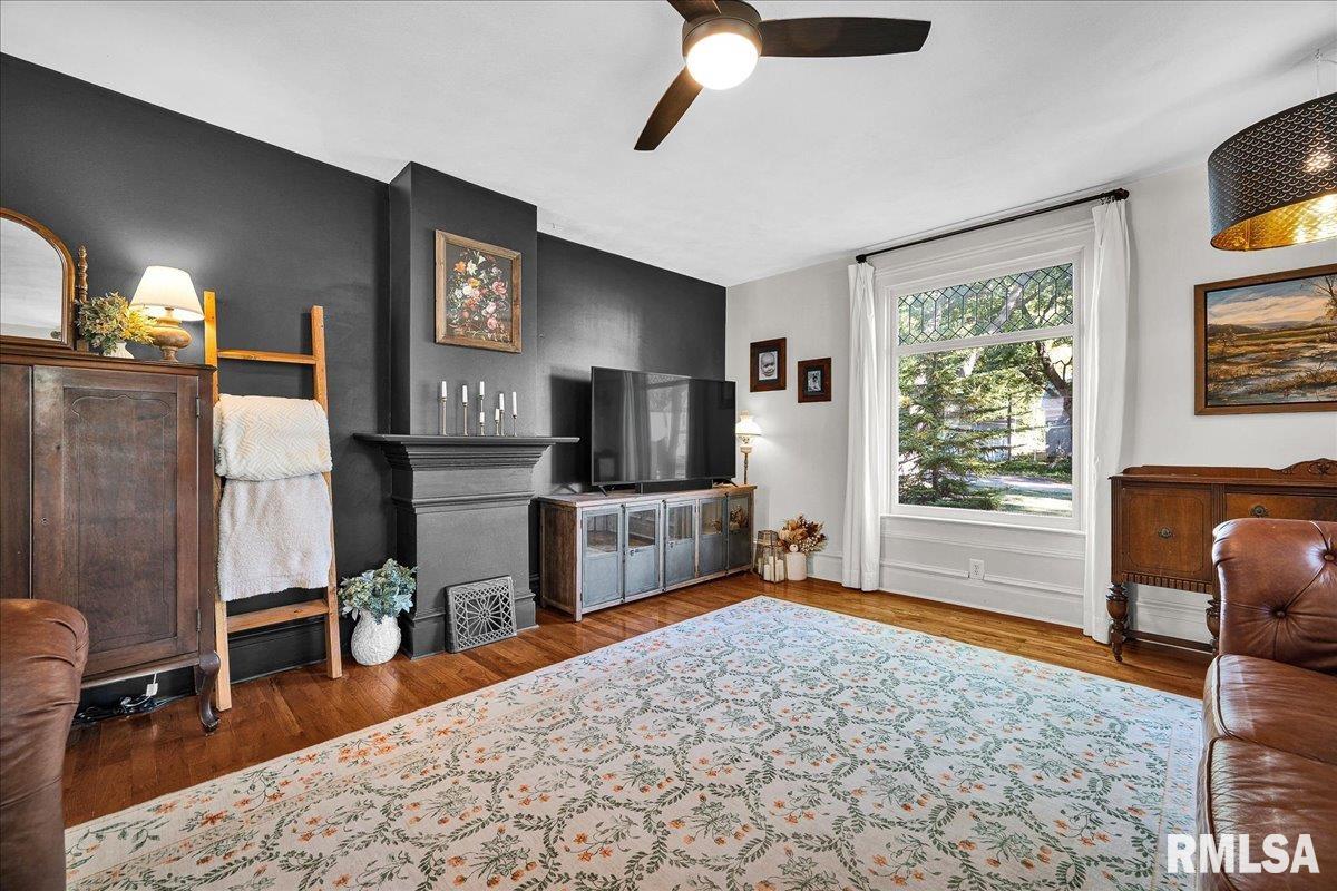 801 West 3rd Street Delavan, IL 61734 - Photo 4 of 45