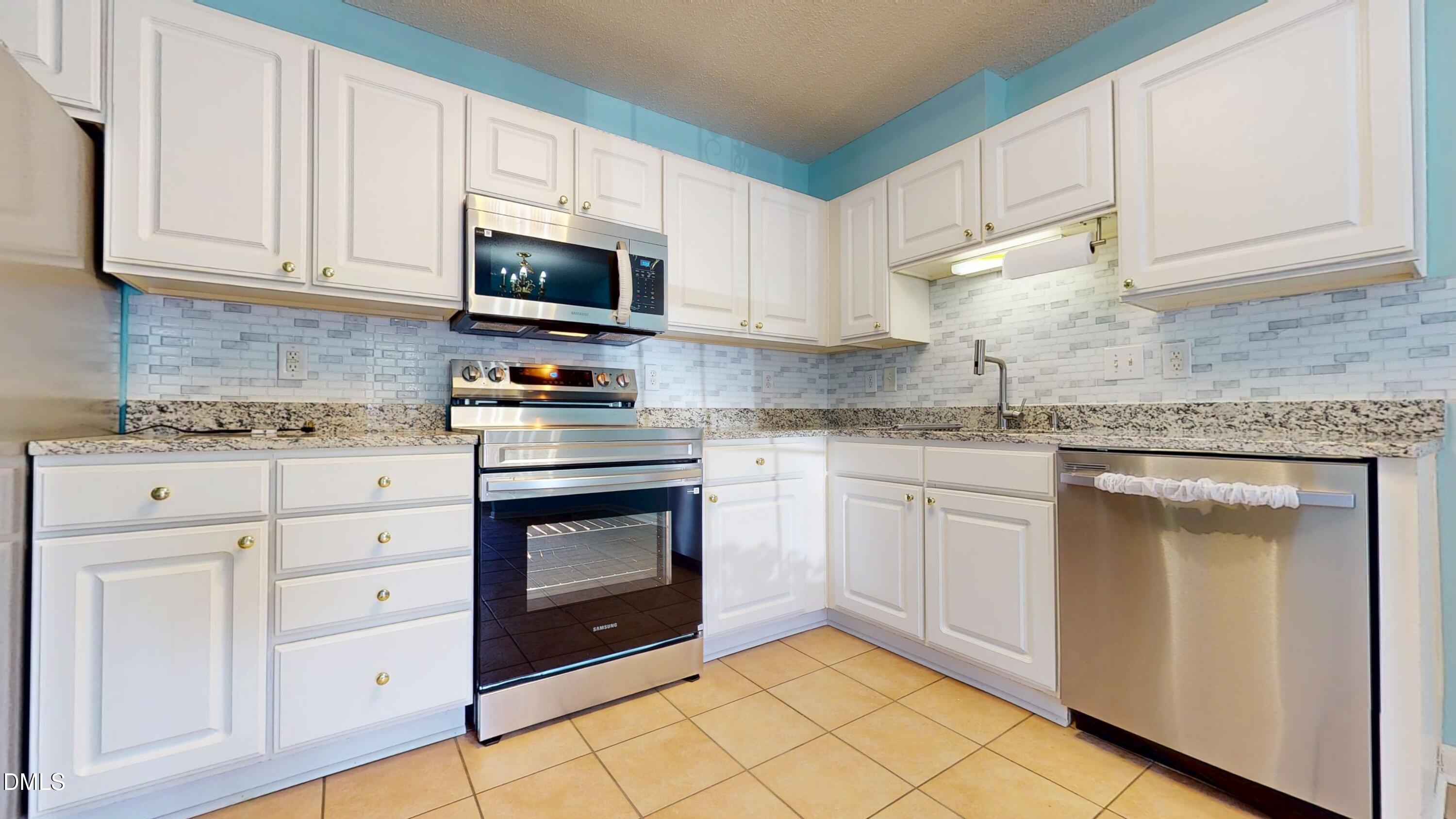 2501 Huntscroft Lane, Unit 100 Raleigh, NC 27617 - Photo 6 of 39