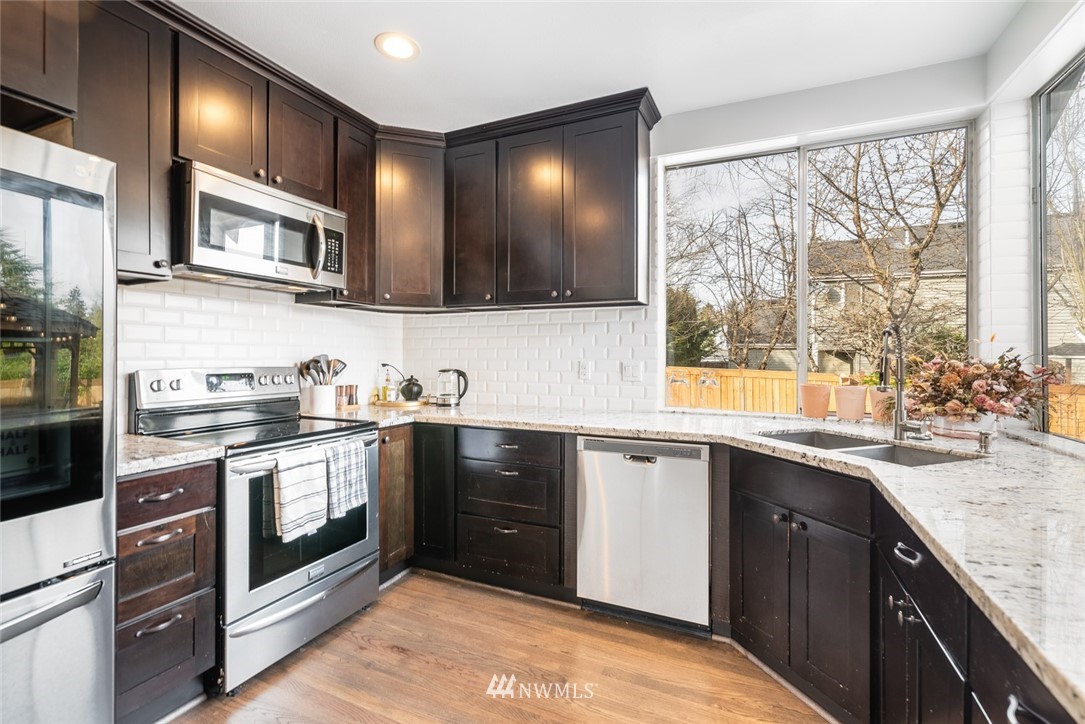 4614 Southwest 327th Place Federal Way, WA 98023 - Photo 7 of 40