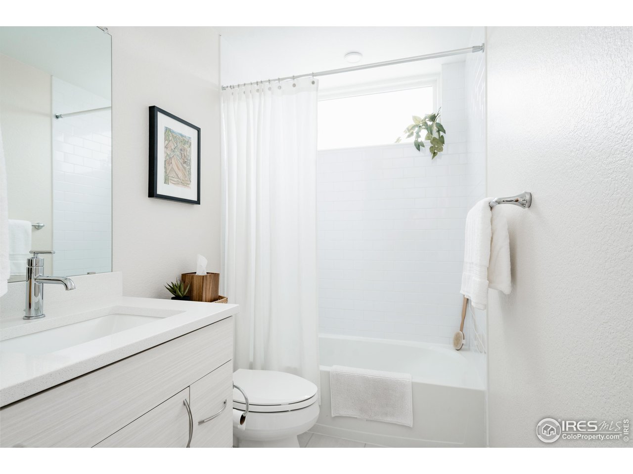 741 24th Street Denver, CO 80205 - Photo 18 of 44 Full bath on second level